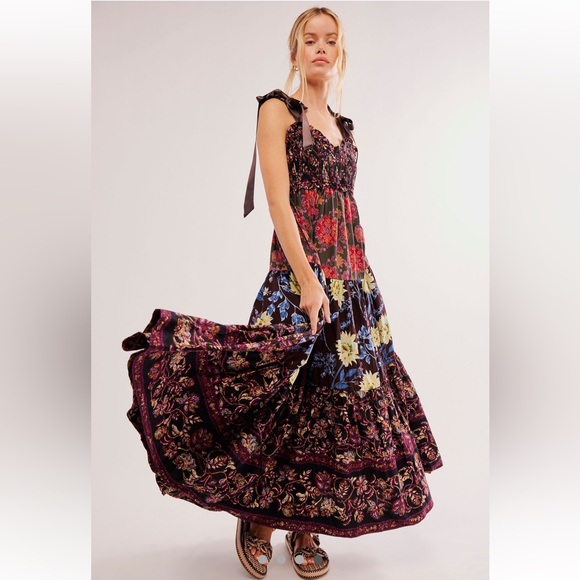 Free People Bluebell Maxi Dress Tiered Floral Smocked Top Black Combo - Picture 4 of 6